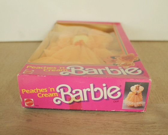 Image 1 of L'iconica Barbie Peaches 'n Cream n. 7926, Taiwan 1984