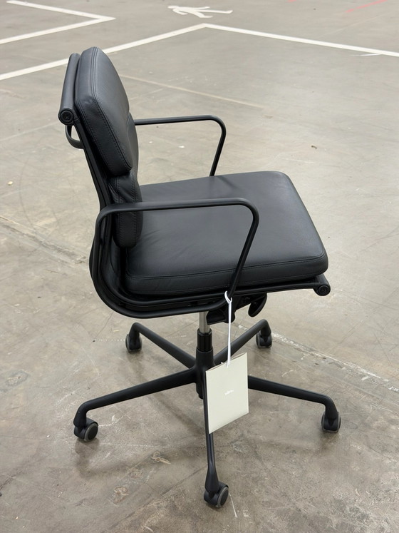 Vitra EA 217 Soft Pad Chair – Fauteuils, Leer (photo 8 of 13)