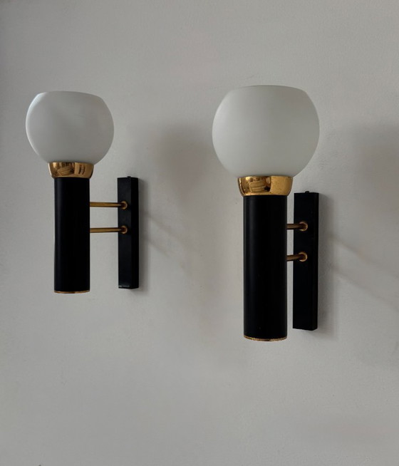 Image 1 of Coppia di applique vintage, ottone opalino e metallo nero opaco, Francia, 1950