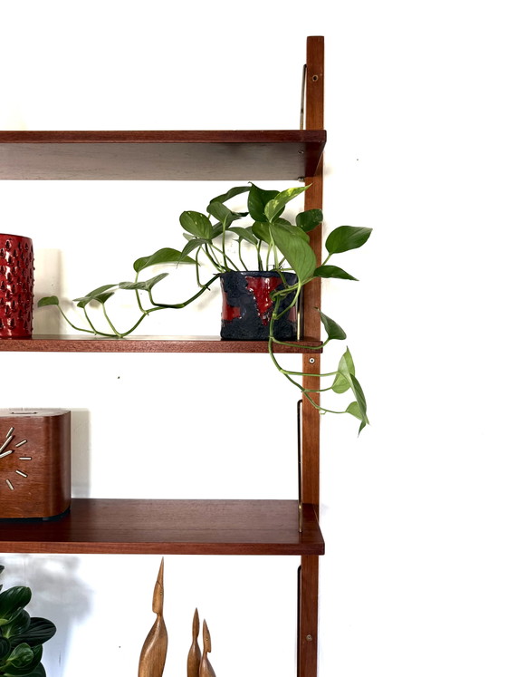 Vintage Deens Teakhouten Wandsysteem ‘60 – Wandkast, Wood, Brass (photo 10 of 13)