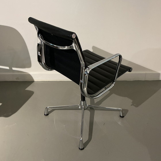 Image 1 of Vitra Eames EA 104