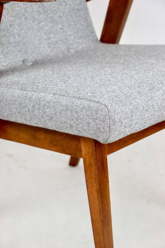 Image 1 of Hellgraue Sessel von Mieczyslaw Puchala, 1970er Jahre, 4 Exemplare