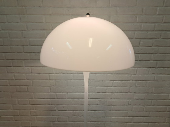 Image 1 of Pathella floorlamp
