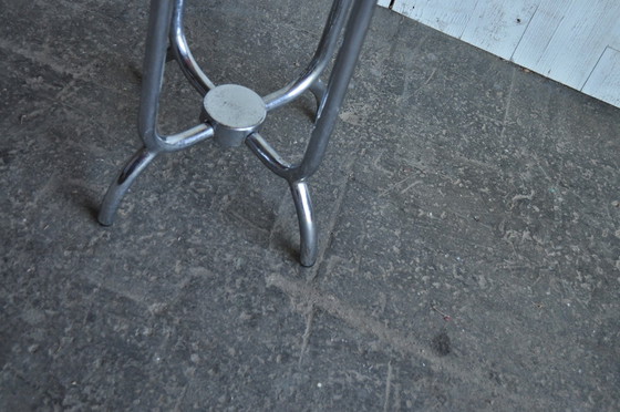 Porta piante Bauhaus in cromo e plastica, anni '40 (photo 3 of 5)