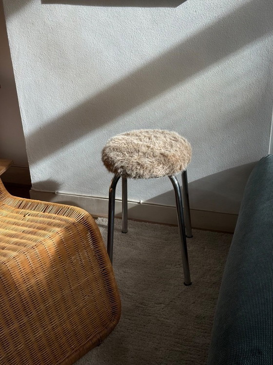 Image 1 of Sgabello vintage cromato con pelliccia sintetica