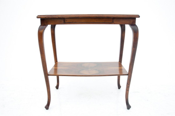 Image 1 of Art Deco Tisch aus Nussbaumholz, Polen, 1960er Jahre