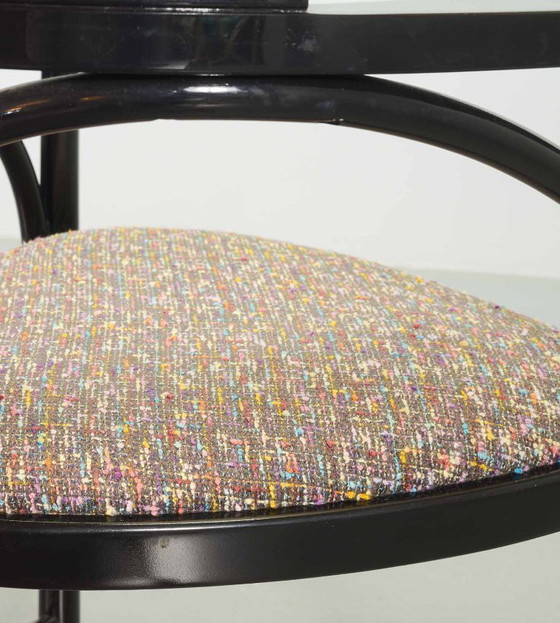 Juego de 4 sillas de comedor triangulares Thonet de diseño de mediados de siglo (modelo 87) lacadas en (photo 14 of 24)