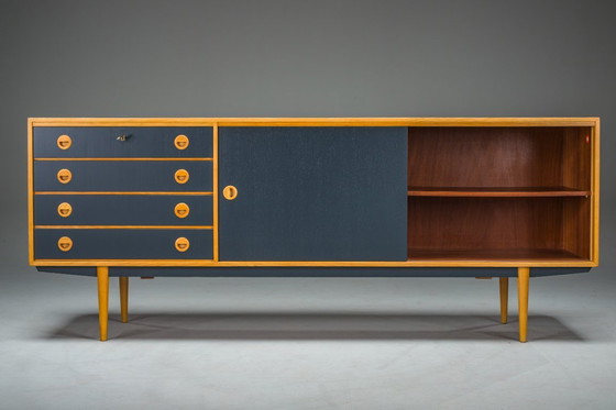 Image 1 of Aparador de pino de estilo moderno de mediados de siglo de Musterring International, década de 1960