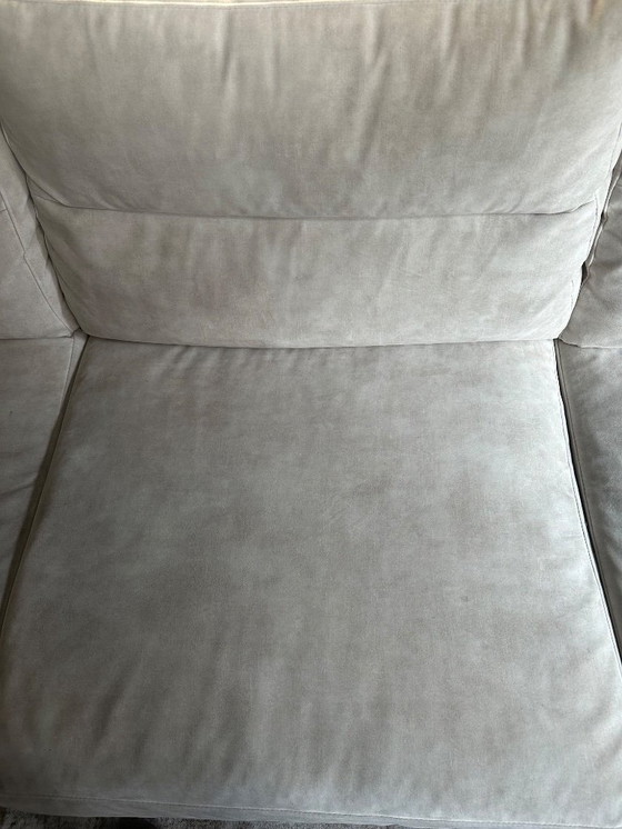 Image 1 of Wunderschönes Enzo Luca Ombre 3,5-Sitzer-Sofa mit passendem Hocker – ecrufarbener Samt