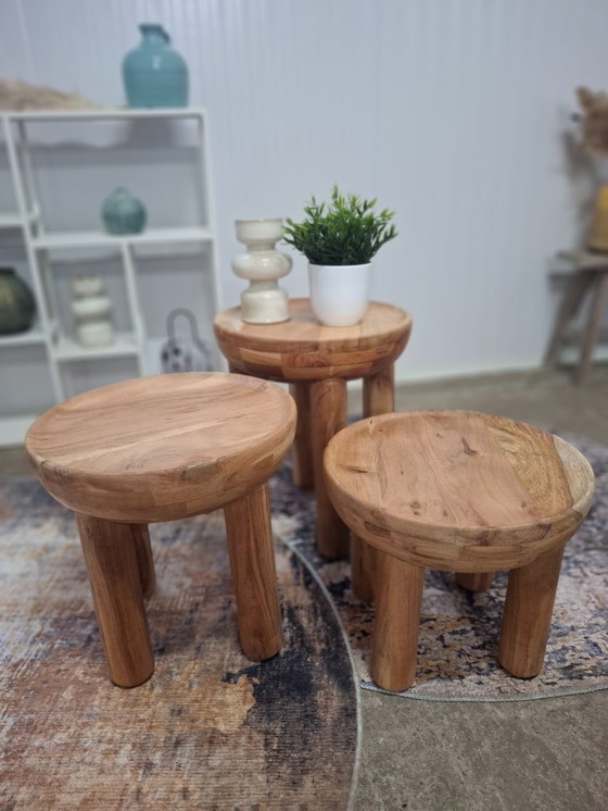 Image 1 of Set di 3 tavolini da caffè in legno massello di acacia, nuovi