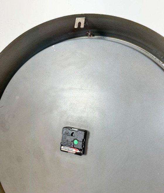 Image 1 of Grote grijze industriële fabriekswandklok van Pragotron, jaren 60