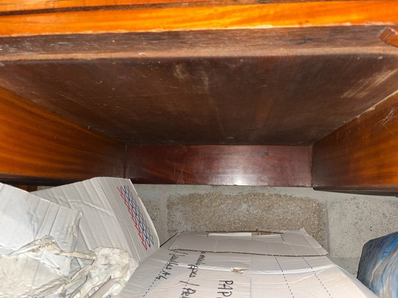 Image 1 of Maple & Co Prachtig Edwardiaans bureau van satijnhout met kruisbanden van walnoothout