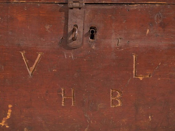 Malle ancienne grenat (c.1900) #9 – Commodes, Rustic (photo 25 of 40)