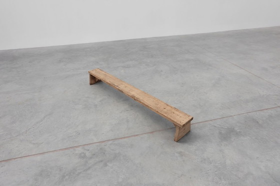 Image 1 of Panca bassa rustica francese in legno massello in stile wabi wabi, ca. 1880