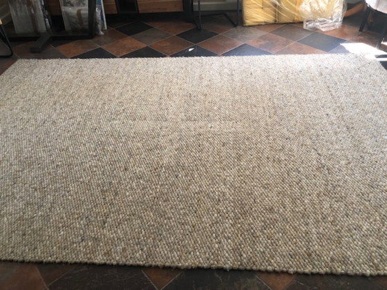 Tappeto marocchino di grandi dimensioni, fatto a mano, in lana, praticamente nuovo (incluso sottotappeto). (photo 5 of 6)