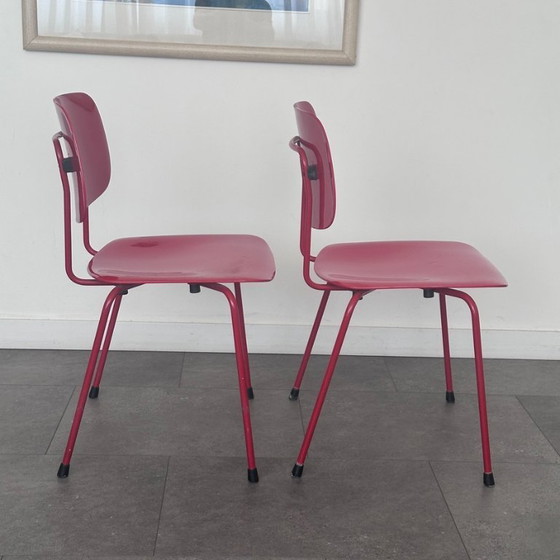 Image 1 of 2 chaises rouges FSK Revolt, Friso Kramer, Ahrend 1997