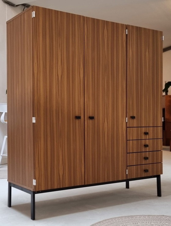 Image 1 of Garderobe der 70er Jahre