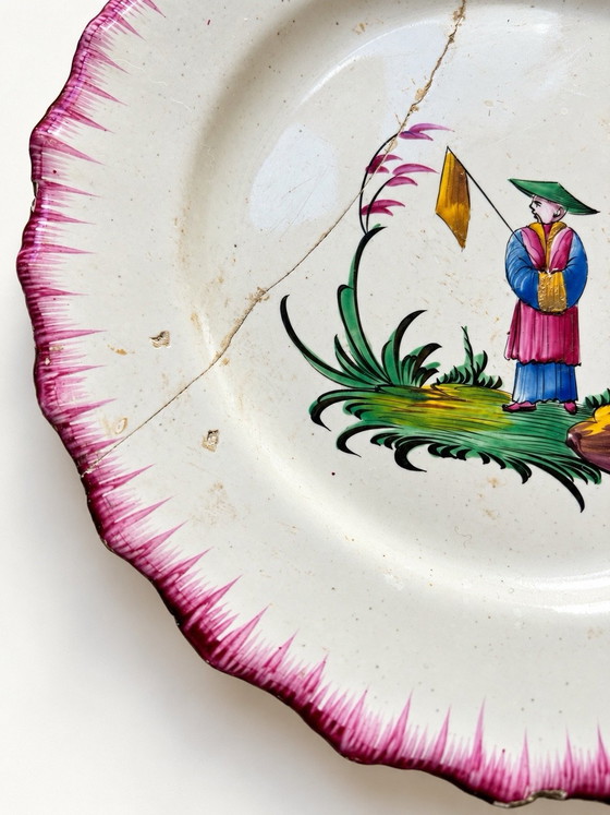 Les Islettes Teller im Chinoiserie-Stil, 18.-19. Jahrhundert, Tischdekoration, Keramik, Mehrfarbig (Foto 7 von 8)