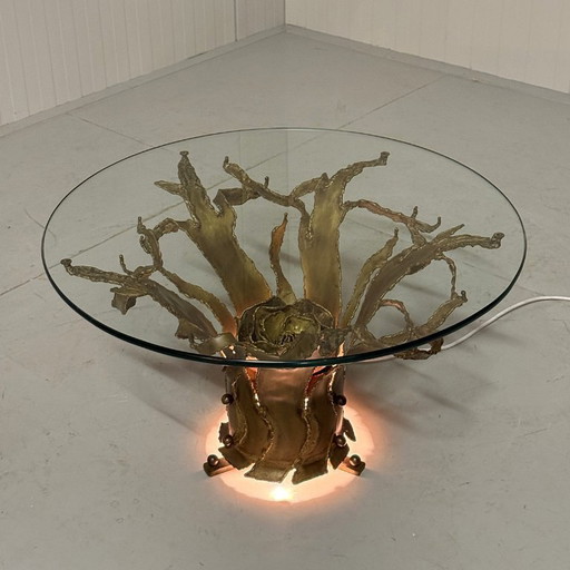 Table basse brutaliste illuminée en laiton foncé, années 1960