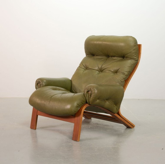 Image 1 of Supercomfy Mid-Century Design Set of 2 Rybo Rykken Capitonated Leather Ry-Wing Lounge Chairs by Elsa and Nordahl Solheim, 1960s.