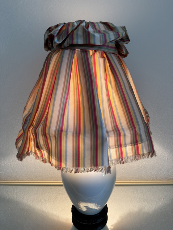 Image 1 of Große Lampe aus Porzellan und Seidentaft