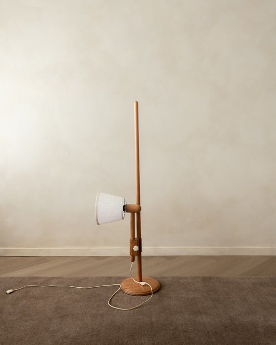 Vintage Deense grenenhouten verstelbare vloerlamp van +LYS Denemarken, jaren 60, Scandinavische moderne (photo 8 of 16)