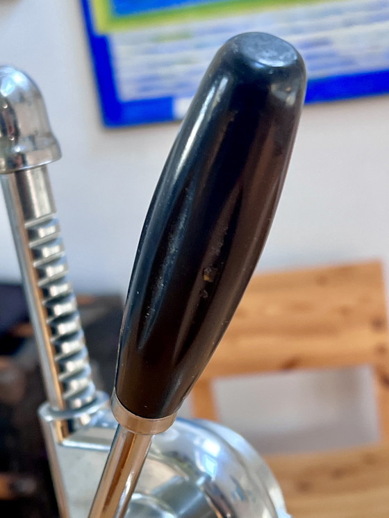 Image 1 of Vintage industrial mid century style horeca manual citrus squeezer / juicer made from heavy steel 