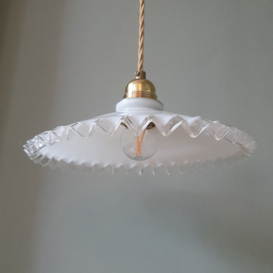 Lampada a sospensione Vintage Francese modello PieCrust - Vetro Opalino Bianco – Lampade a sospensione (photo 4 of 12)
