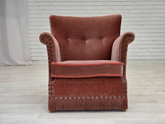 Image 1 of 1970, fauteuil danois, velours d'ameublement rose saumon, bois de hêtre.