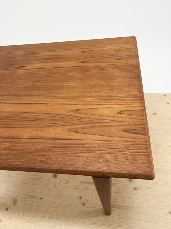 Image 1 of Deense teakhouten eettafel uit de jaren 60 van Ærthøj Jensen + Mølholm, jaren 60.