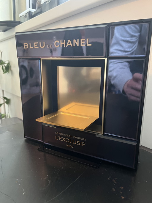 Chanel Bleu display