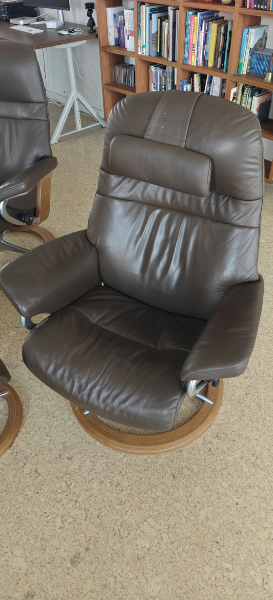 2 Poltrone relax Stressless Sunrise M e poggiapiedi – Pelle, Legno (photo 5 of 6)