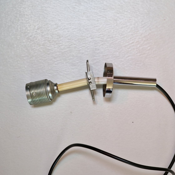 Image 1 of Lampada a sospensione vintage XL di Peill e Putzler, Germania, 1960. Vetro satinato/vetro opalino. Bianco. Diametro 33 cm.