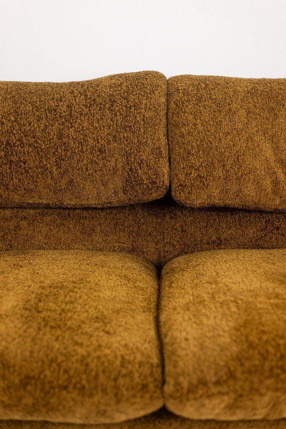 Image 1 of Vico Magistretti. Divano 2 posti modello “Maralunga”. Anni '70.