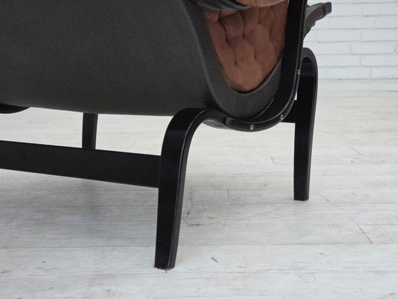 Image 1 of Jaren 70, Zweeds ontwerp van Bruno Mathsson, model "Pernilla", meubelleer.