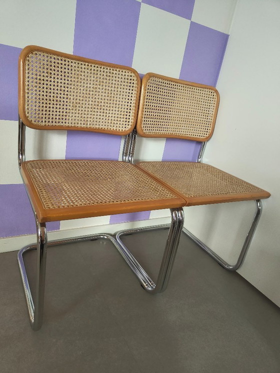Image 1 of Ensemble de 2 chaises B32 de Marcel Breuer, piètement traîneau chromé