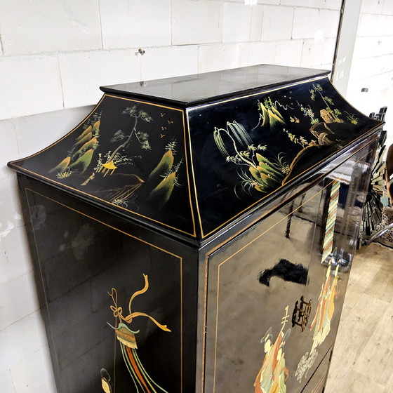 Image 1 of Vintage Chinese Pagoda kast tradioneel tafereel (bohemian / oosterse kast) tv kast