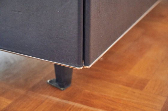 Image 1 of POLTRONA FRAU - DIVANO IN PELLE BLU SCURO