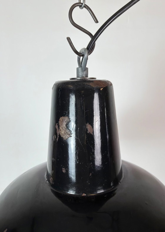 Industrial Black Enamel Factory Pendant Lamp, 1950s, Metal, Industrieel (photo 4 of 15)