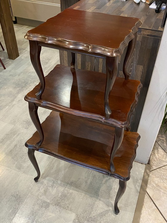 Image 1 of Ensemble de 3 tables basses gigognes rustiques style Louis XV 1950