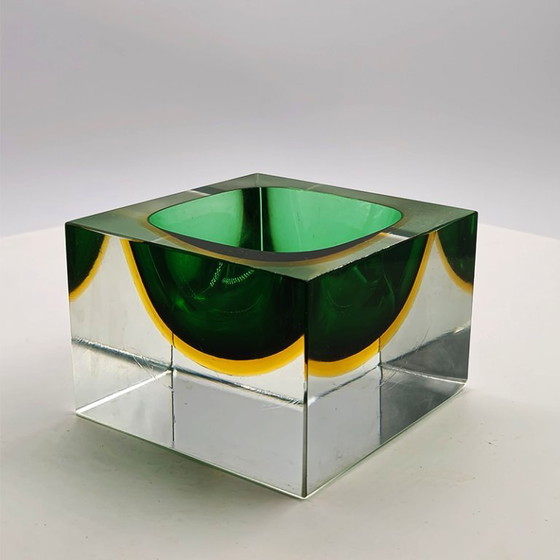 Image 1 of Rare cendrier carré en verre de Murano à l'uranium des années 1960, créé par Flavio Poli pour Seguso.