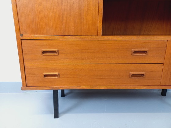 Image 1 of Vintage Scandinavisch modernistisch secretair bureau/boekenkast van teakhout en zwart metaal uit de jaren 50/60.