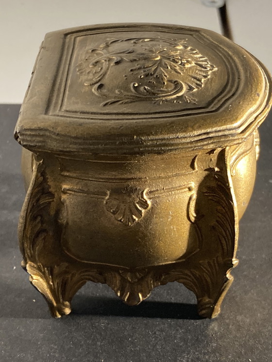 Image 1 of Kleine, antike Schmuckschatulle aus vergoldetem Metall im Stil Louis XV.