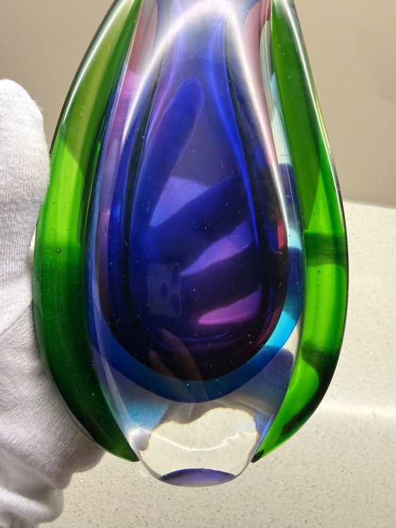 Vaso vintage di Murano sommerso - verde scultoreo, blu, viola e rosa - circa 1960 – Vasi, Glass (photo 10 of 13)