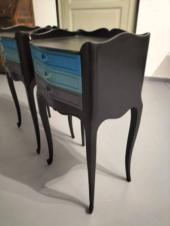 Image 1 of Coppia di comodini restaurati in stile Luigi XV