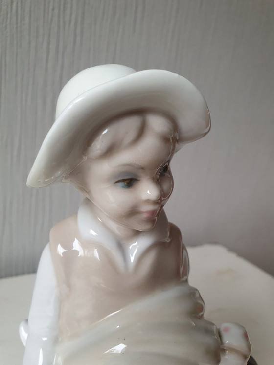 Image 1 of Tengra porcelain figurines handmade in Valencia Spain