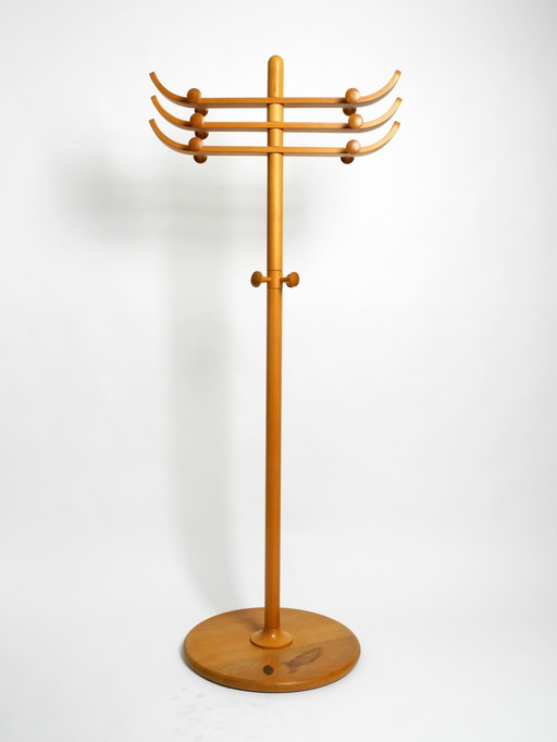 Prachtige grote massief beukenhouten kapstok uit 1960 van Aksel Kjersgaard voor Odder Mobler. Gemaakt in Denemarken