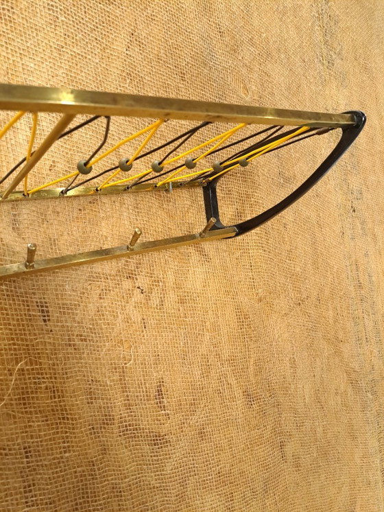 Image 1 of Porte-manteau des années 1950 avec crochets en laiton et noir, n° 19