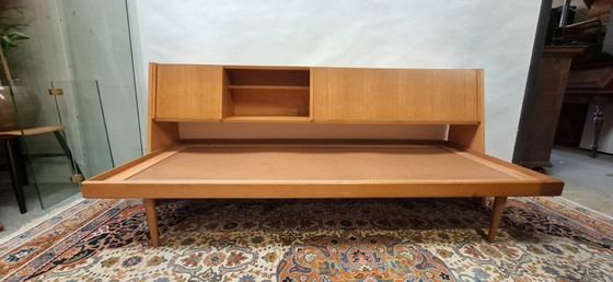 Vintage Mid-Century Daybed of Slaapbank met een geïntegreerd opbergbord – Wood (photo 5 of 10)