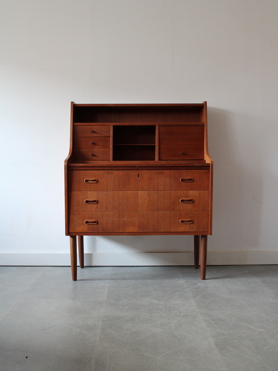 Image 1 of Scrivania danese vintage in teak